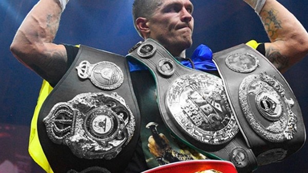 Усик отказался от титула IBF: "Джошуа и Дюбуа, примите мой подарок"