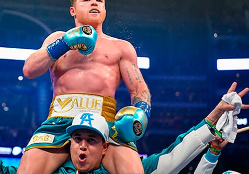 КАНЕЛО СЛОМАЛ СОНДЕРСУ ЛИЦО