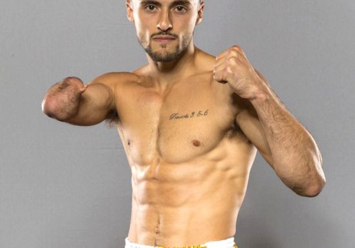 ДЖЕЙК  ПИКОК ОДНОРУКИЙ  МУАЙ ТАЙ БОЕЦ