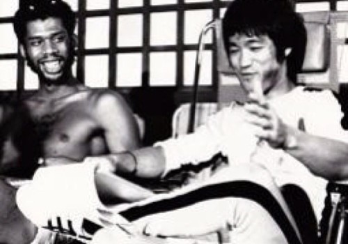 ТАРАНТИНО ПОКАЗАЛ БРЮСА ЛИ В «ОДНАЖДЫ В ГОЛЛИВУДЕ» СОВРЕМЕННЫМ КОНОРОМ